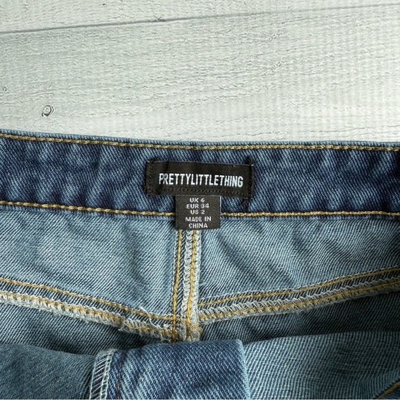 Pretty Little Thing Indigo Vintage Wash Cargo Pocket Front Denim Mini Skirt US 2 - Picture 3 of 11